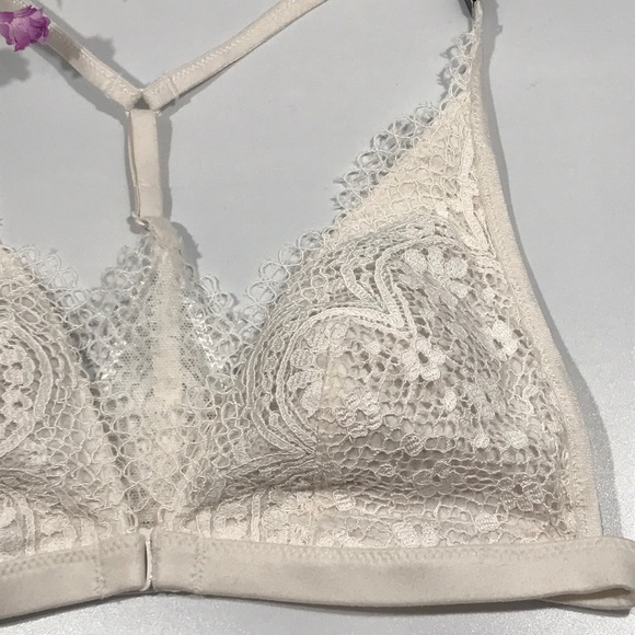 Victoria’s Secret Front Close Bralette in White - Picture 16 of 17